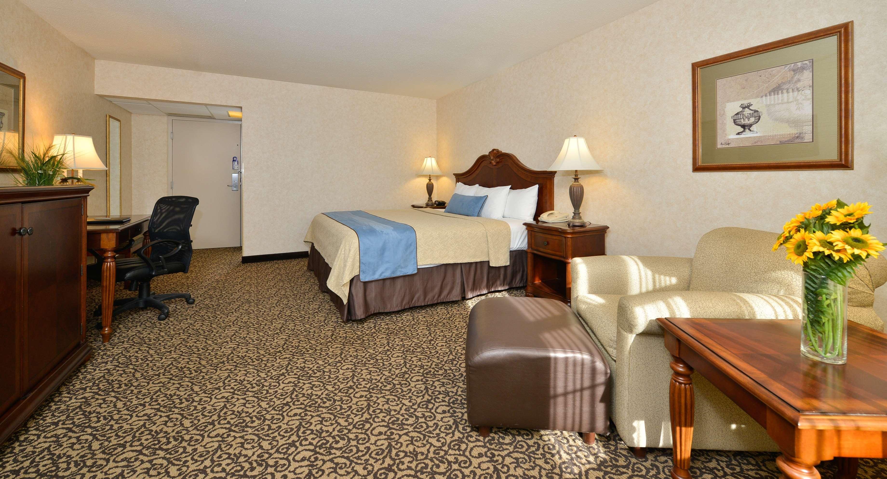 Best Western Plus Steeplegate Inn Davenport Exterior foto