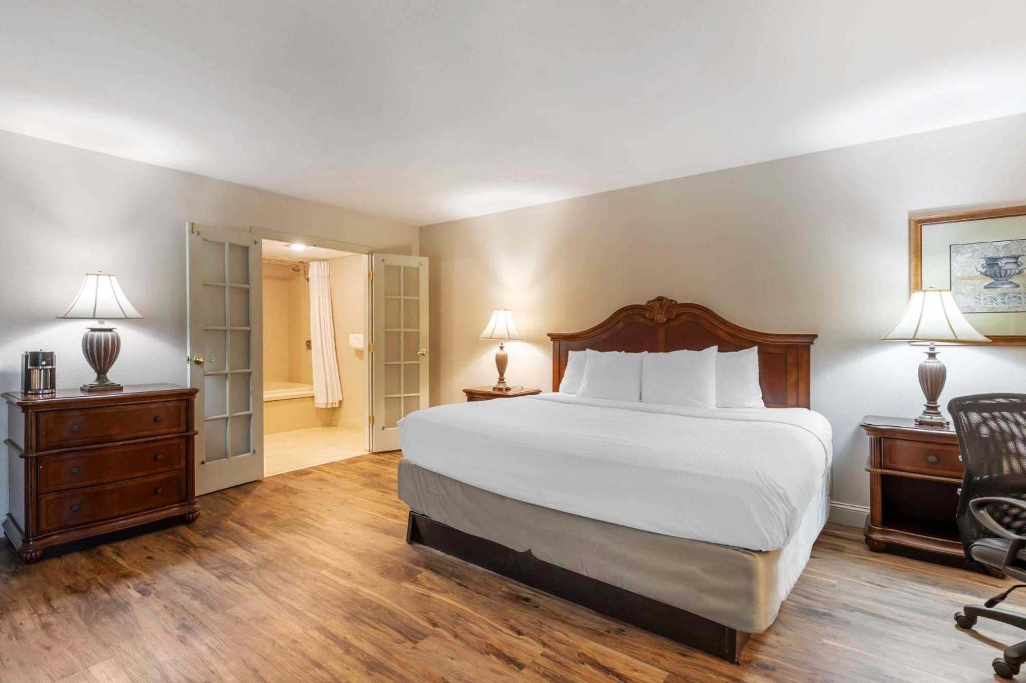 Best Western Plus Steeplegate Inn Davenport Exterior foto
