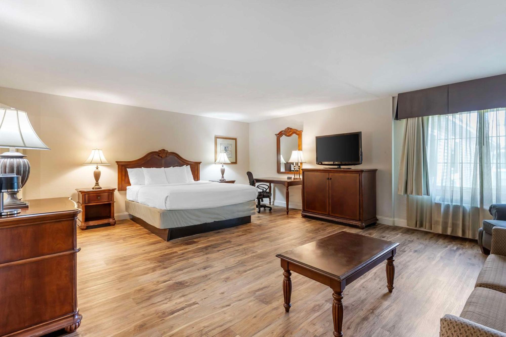 Best Western Plus Steeplegate Inn Davenport Exterior foto