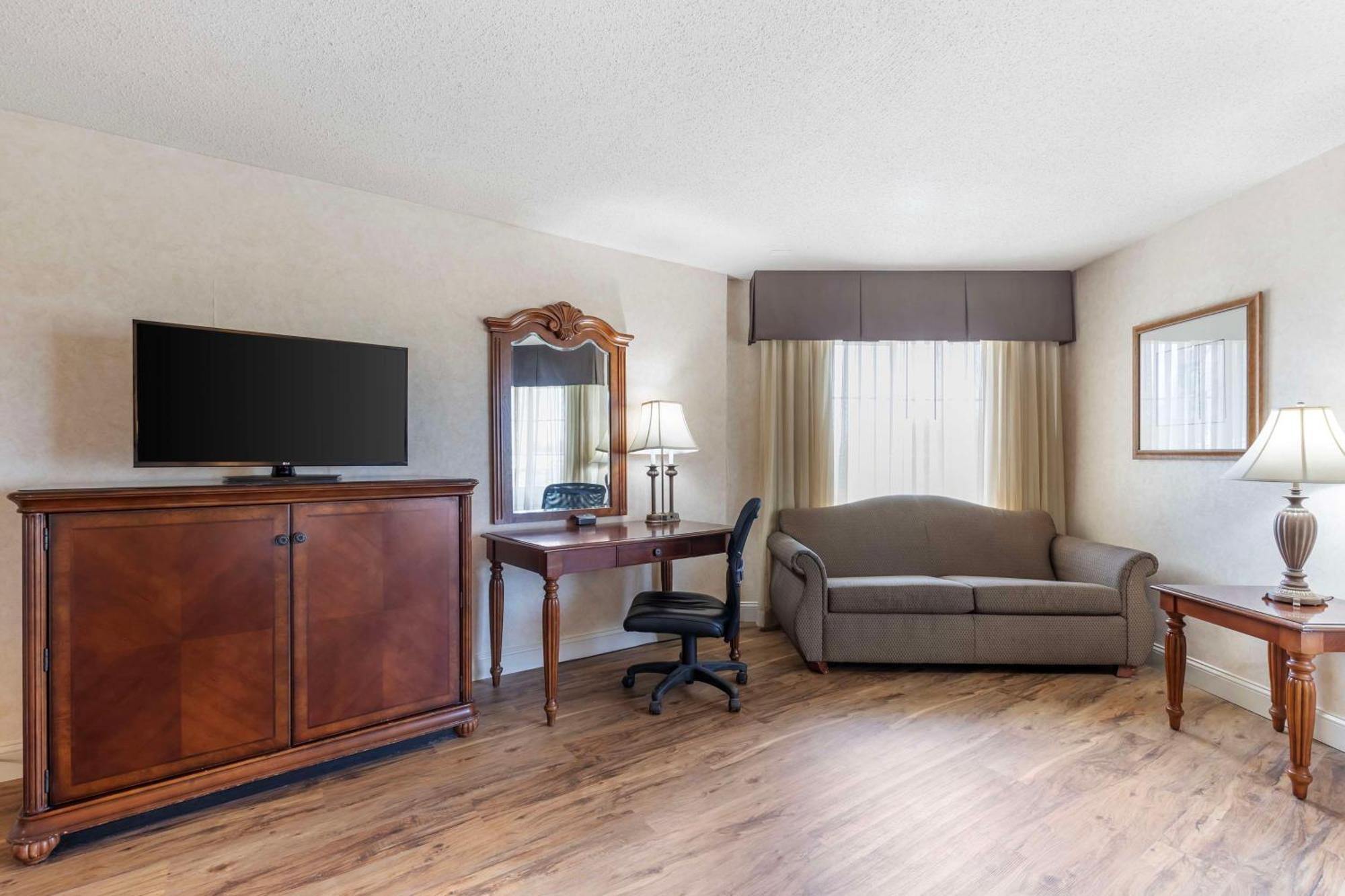 Best Western Plus Steeplegate Inn Davenport Exterior foto