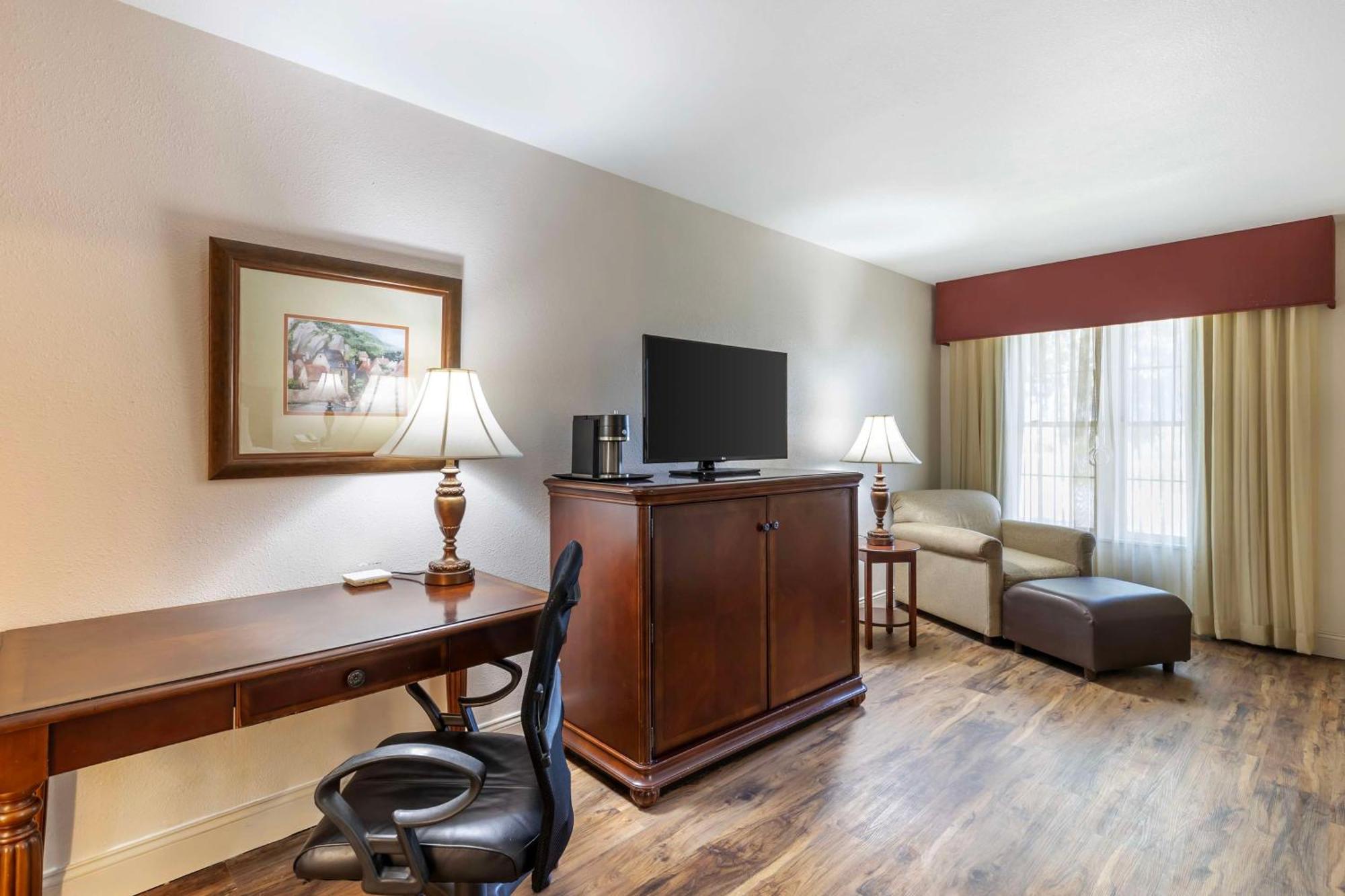 Best Western Plus Steeplegate Inn Davenport Exterior foto