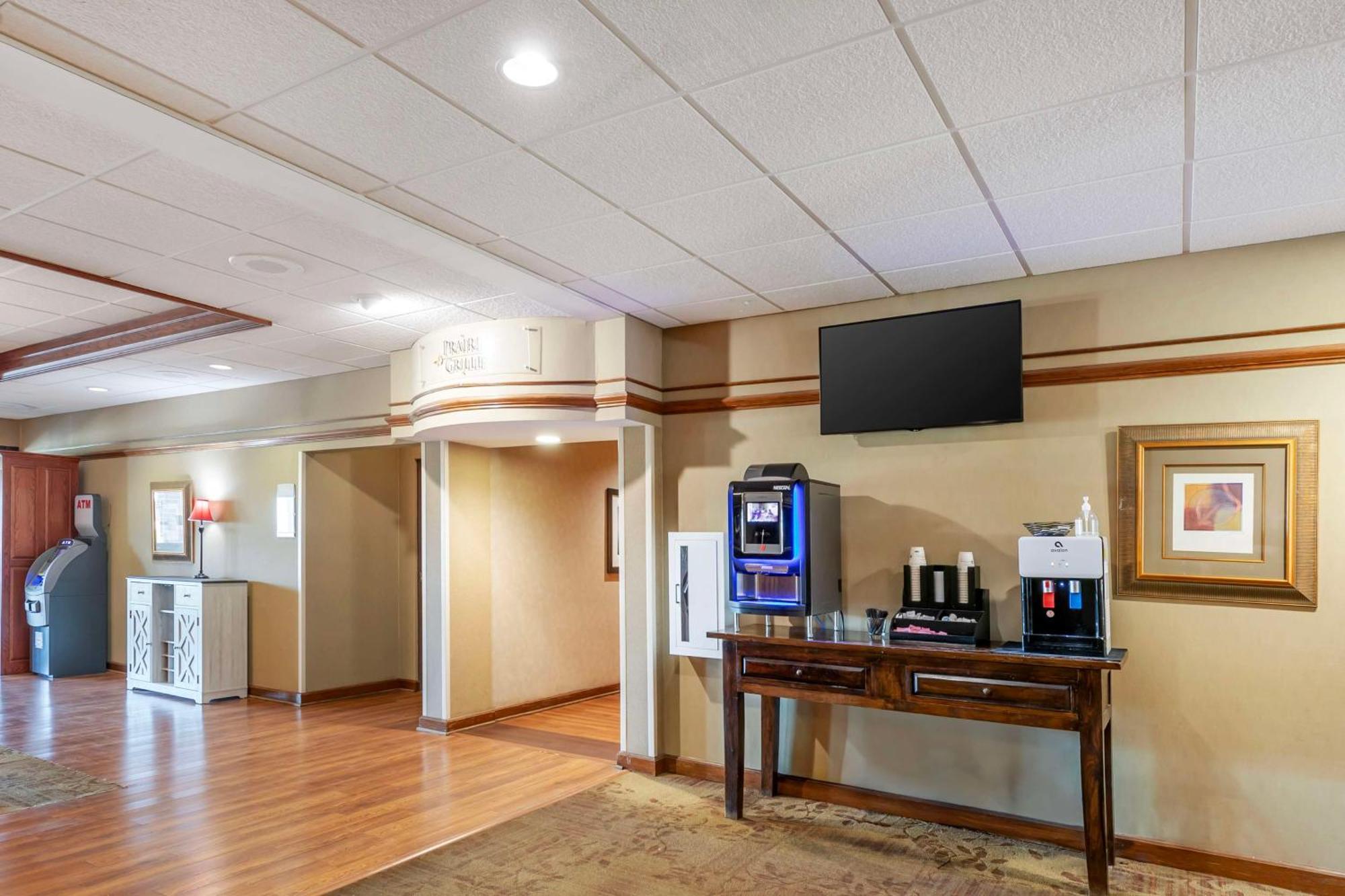 Best Western Plus Steeplegate Inn Davenport Exterior foto