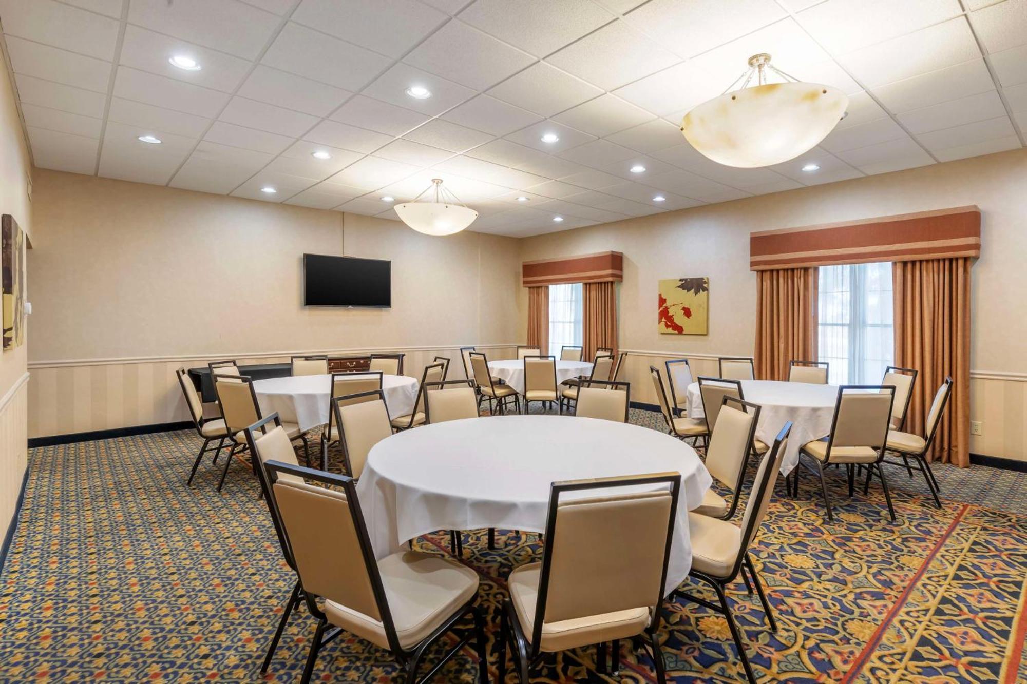 Best Western Plus Steeplegate Inn Davenport Exterior foto