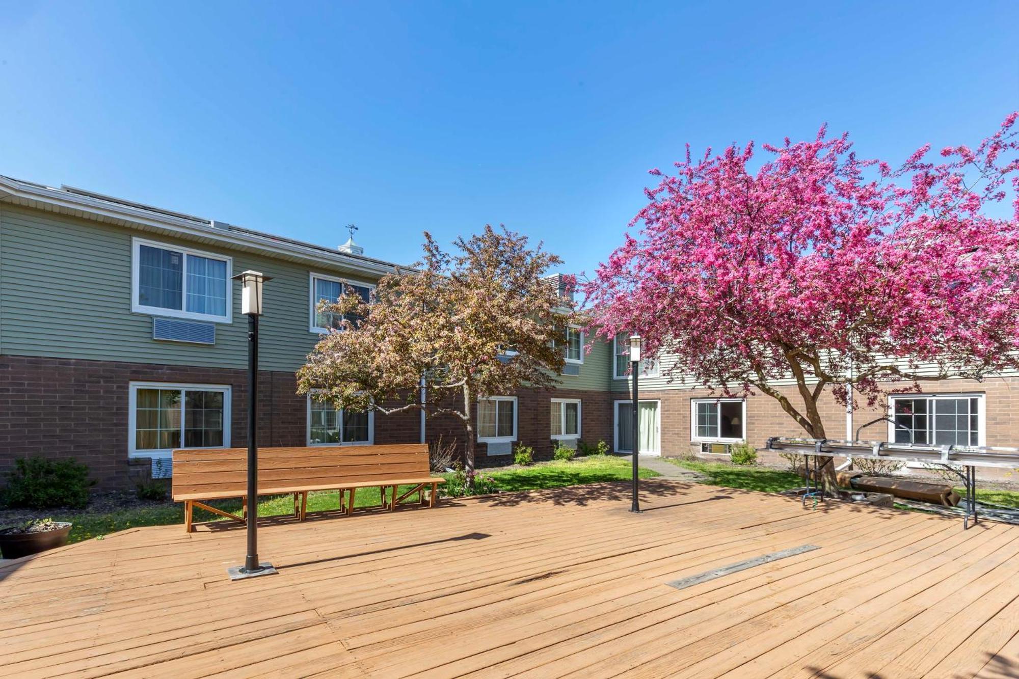Best Western Plus Steeplegate Inn Davenport Exterior foto