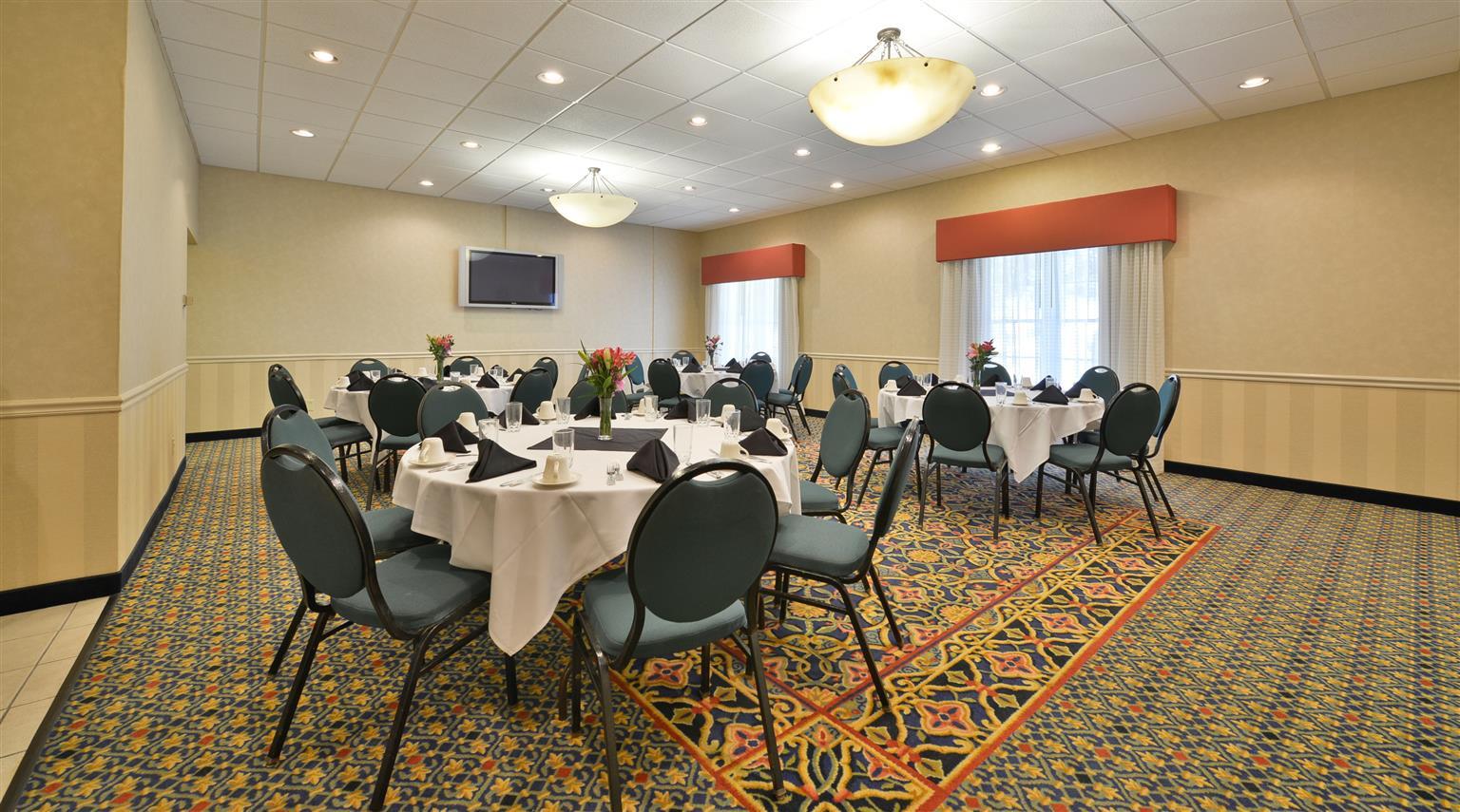 Best Western Plus Steeplegate Inn Davenport Exterior foto